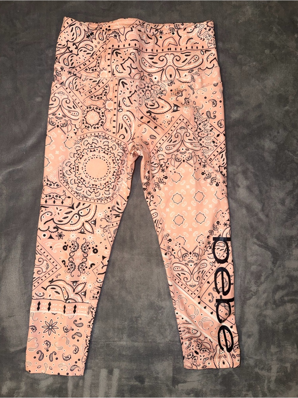 🩷 bebe Bandana-Print Leggings